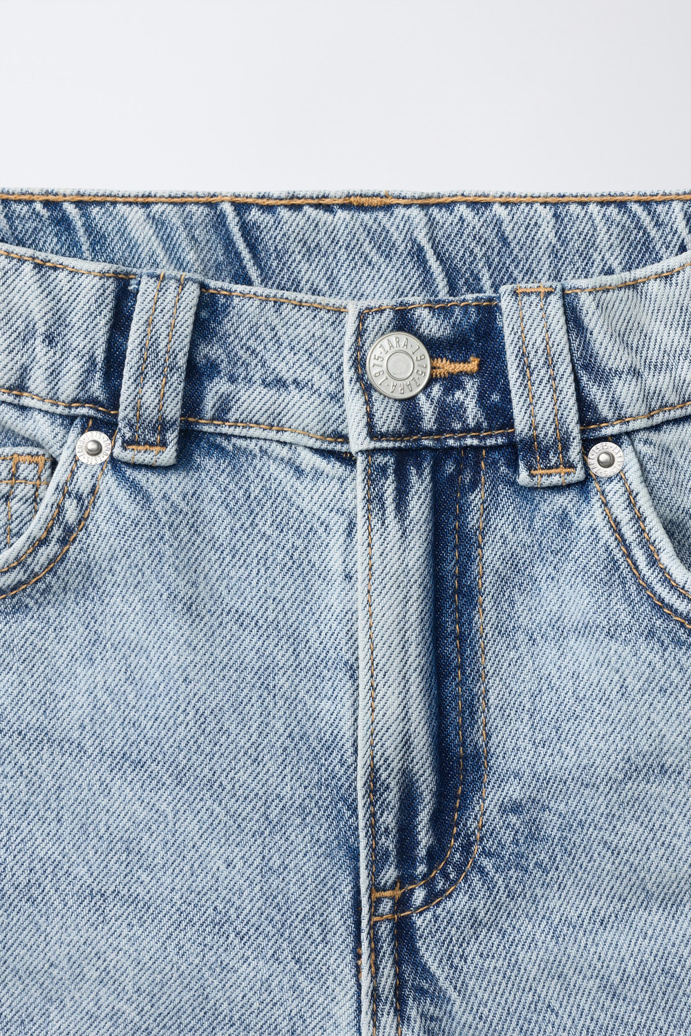 ZARA ДЖИНСОВЫЕ ШОРТЫ СО ЗВЕЗДАМИ, ВЫЦВЕТШИЙ СИНИЙ