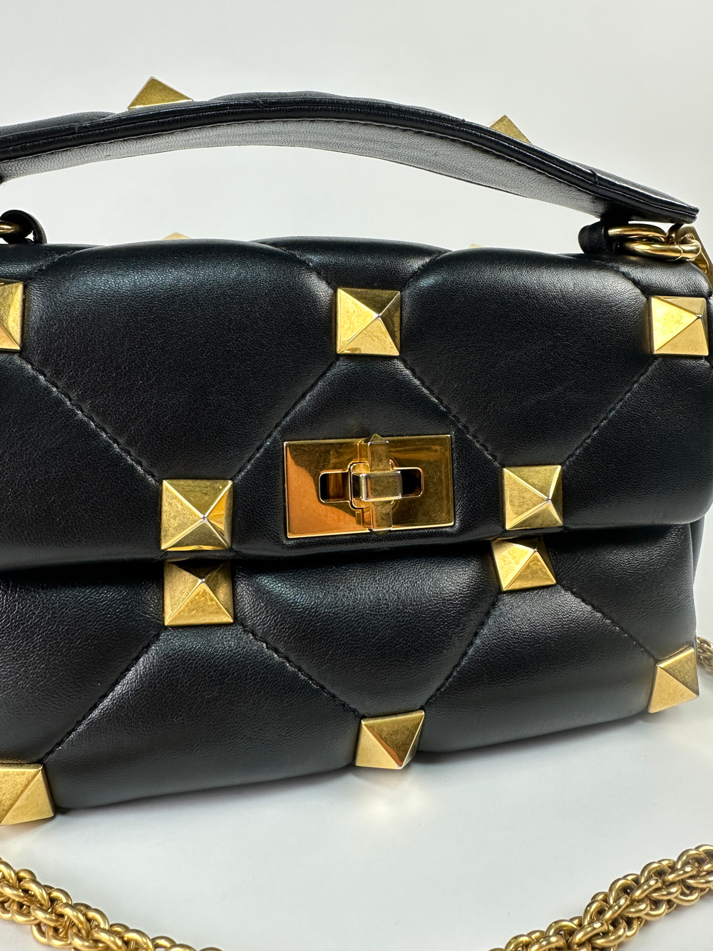 Сумка Valentino Garavani Roman Stud