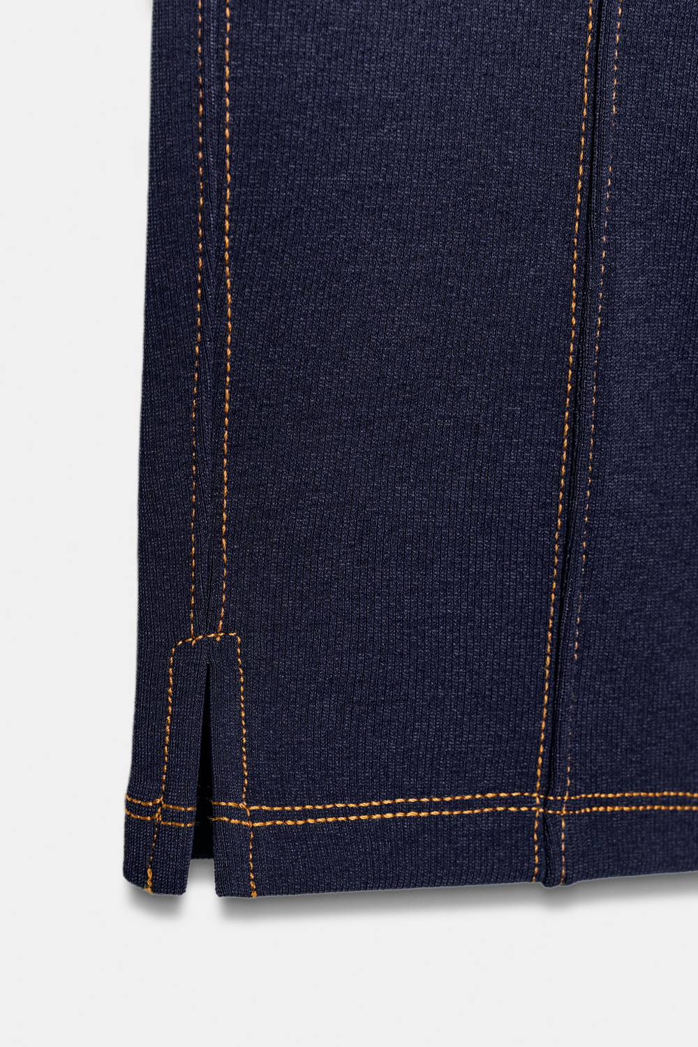 БРЮКИ КАПРИ С КОНТРАСТНОЙ СТРОЧКОЙ — ZARA