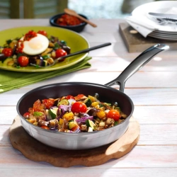Le Creuset 3-слойная сковорода диаметром 20 см с антипригарным покрытием. 96201320001000