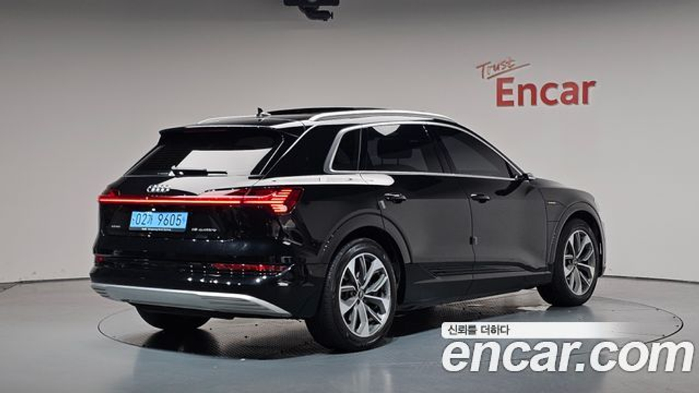 Audi e-tron 55 Quattro — 2021