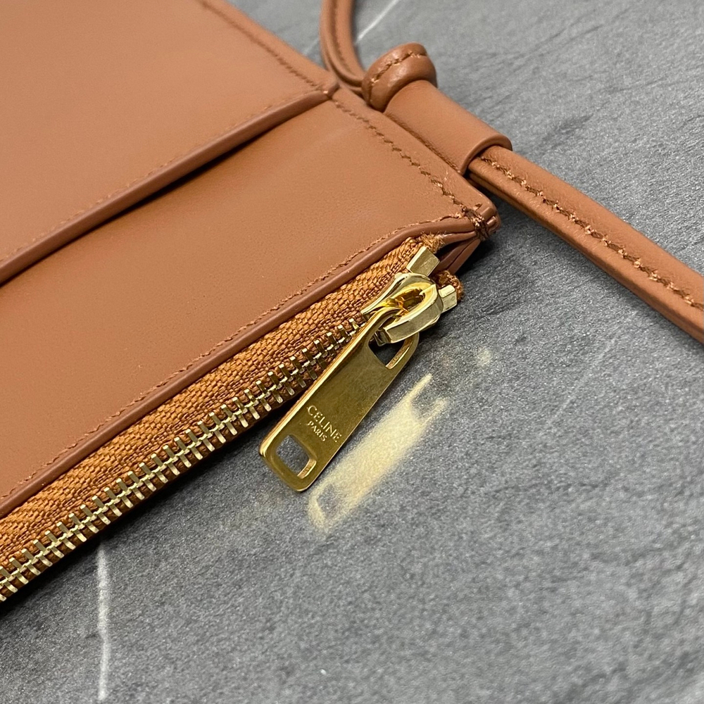 Sharp Pouch