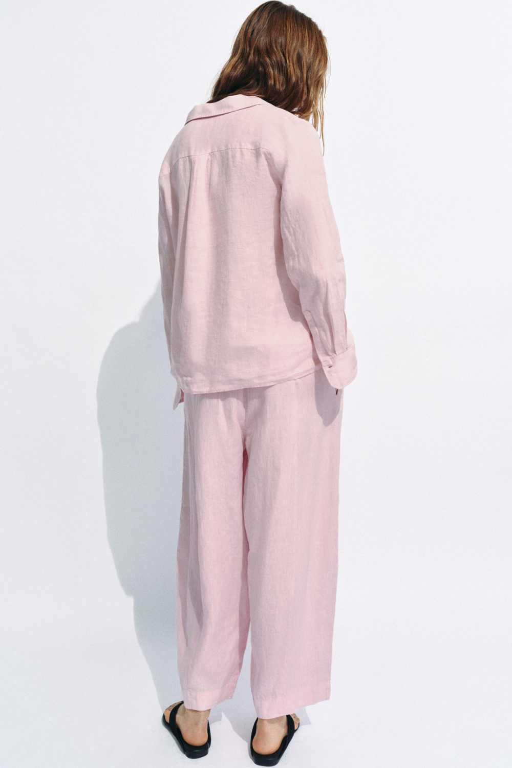 РУБАШКА ИЗ 100% ЛЬНА С КАРМАНОМ — ZW COLLECTION — ZARA