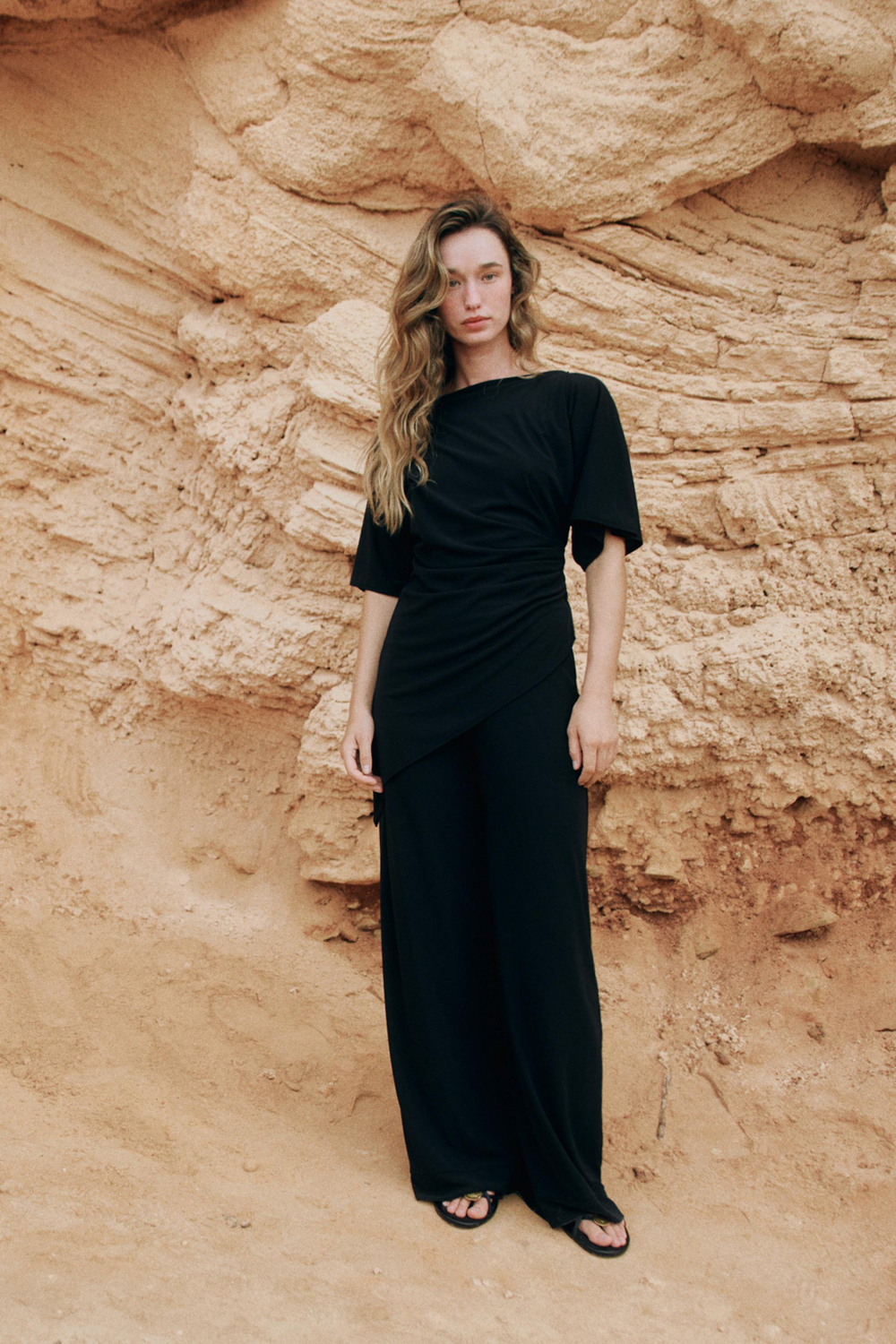 БРЮКИ ПРЯМОГО КРОЯ ИЗ КРЕПА С РАЗРЕЗАМИ — ZARA