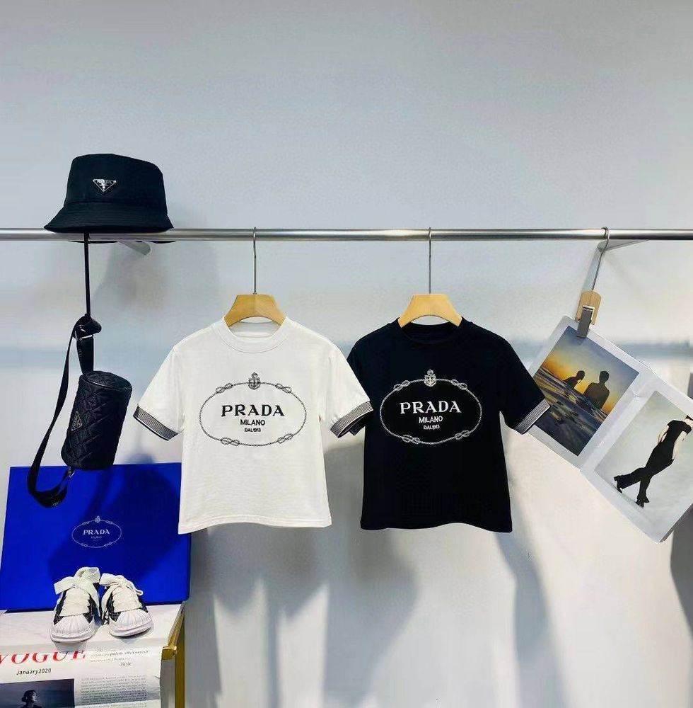 Кожаная куртка Prada