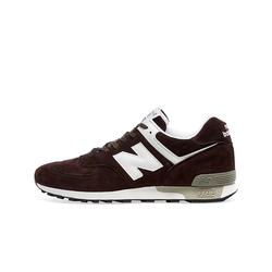 alt="New Balance 576 Made in England классические серые кроссовки ручной сборки вид сбоку на белом фоне"