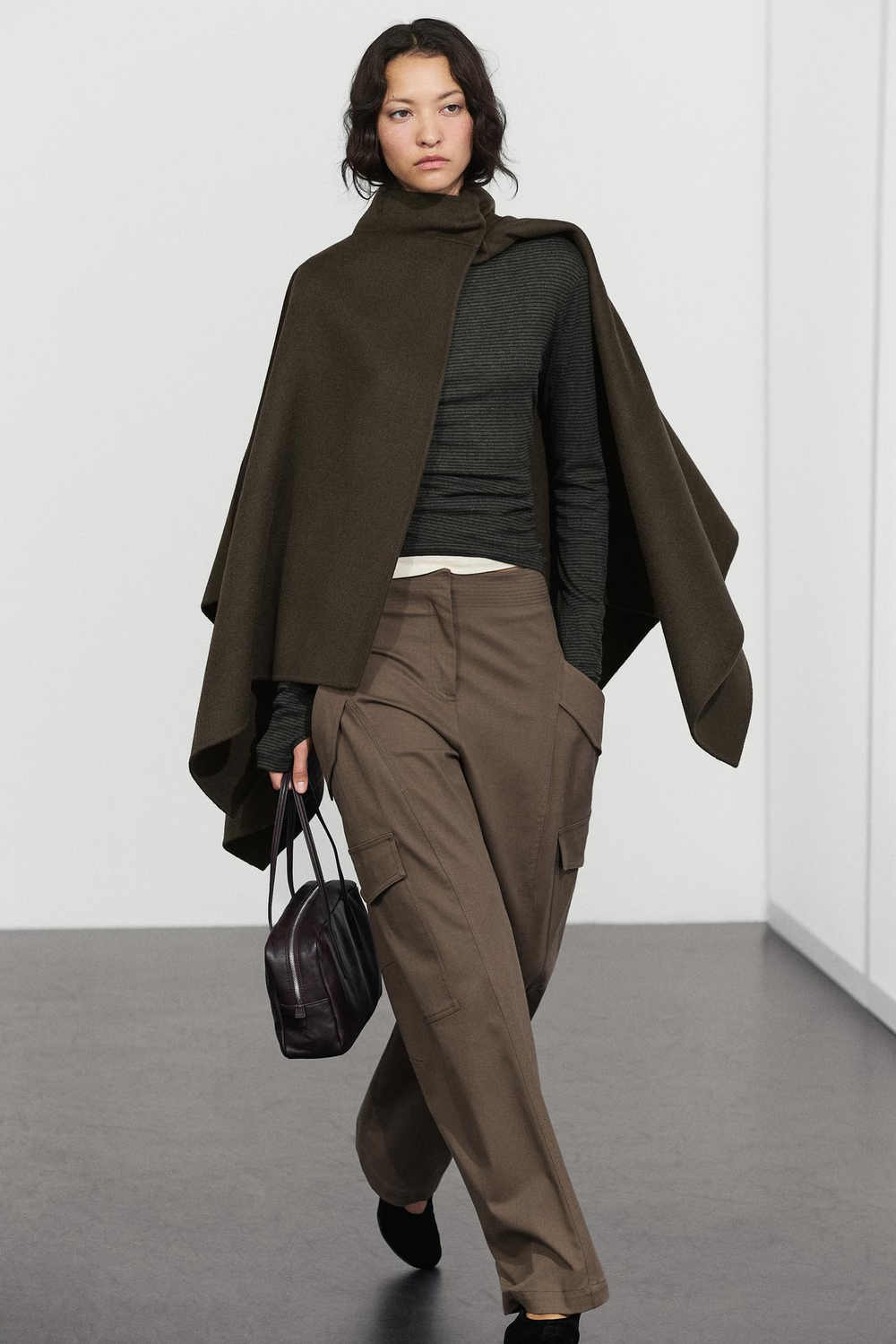 Massimo Dutti Брюки карго из смесового хлопка с деталями на поясе, хаки