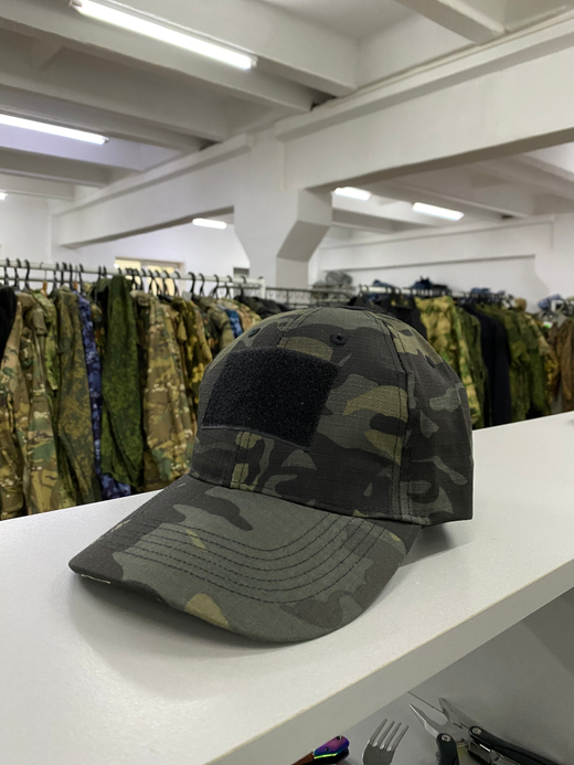 Бейсболка с липучкой / чёрный мультикам