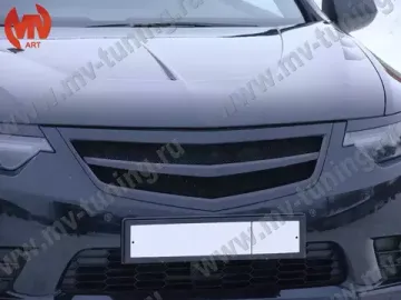 Планка в решетку радиатора "Sport" для Honda Accord 8