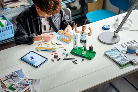 Конструктор LEGO Editions 43015 Lionel Messi – Soccer Legend