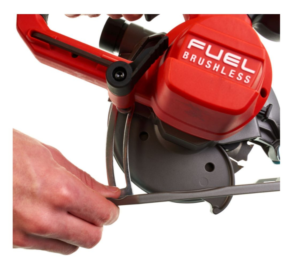 Аккумуляторная циркулярная пила Milwaukee M12 CCS44-0 FUEL 4933448225