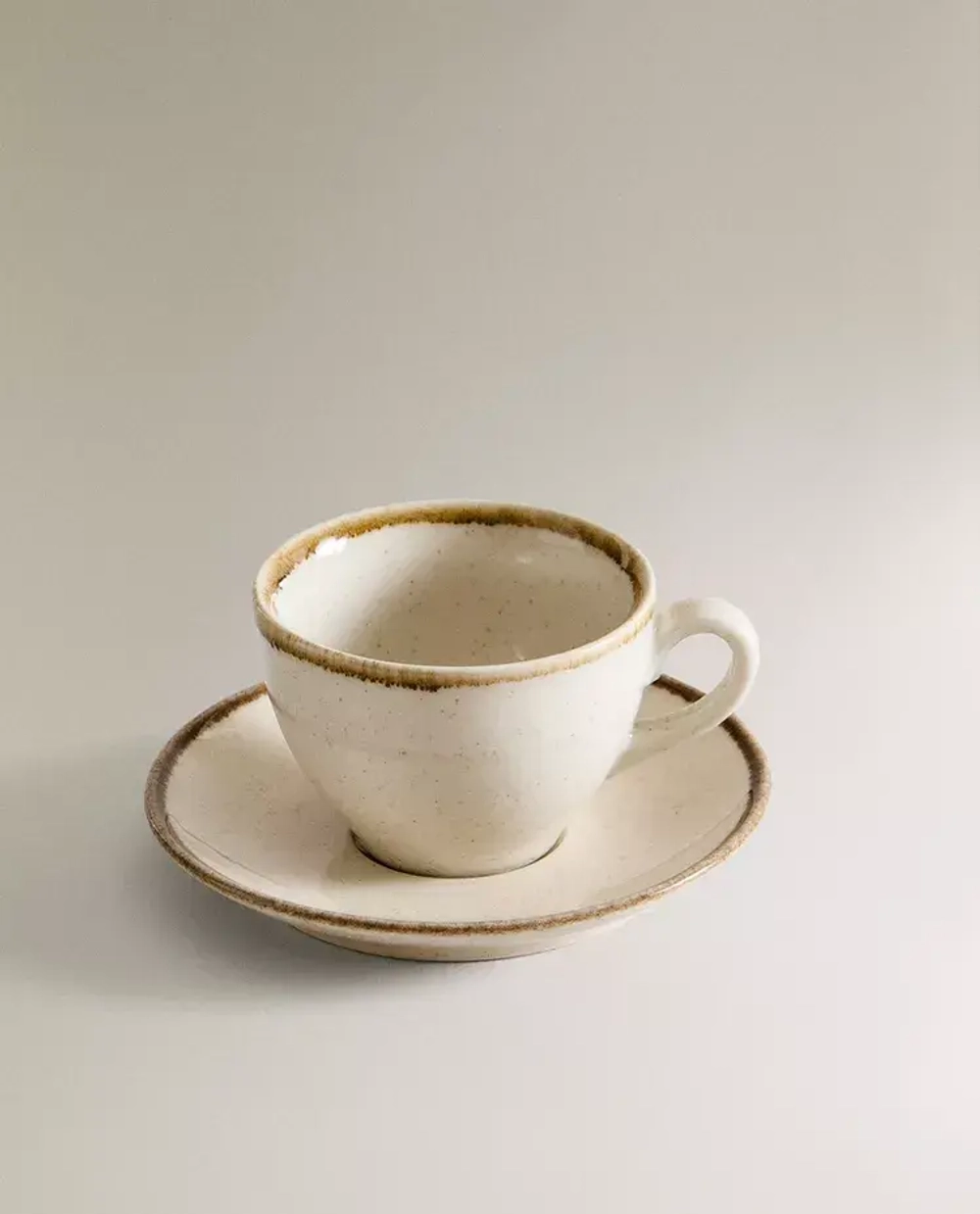 ZARA HOME ЧАЙНАЯ ЧАШКА ИЗ ФАРФОРА С ИСКУССТВЕННО СОСТАРЕННОЙ КАЙМОЙ, ЭКРЮ