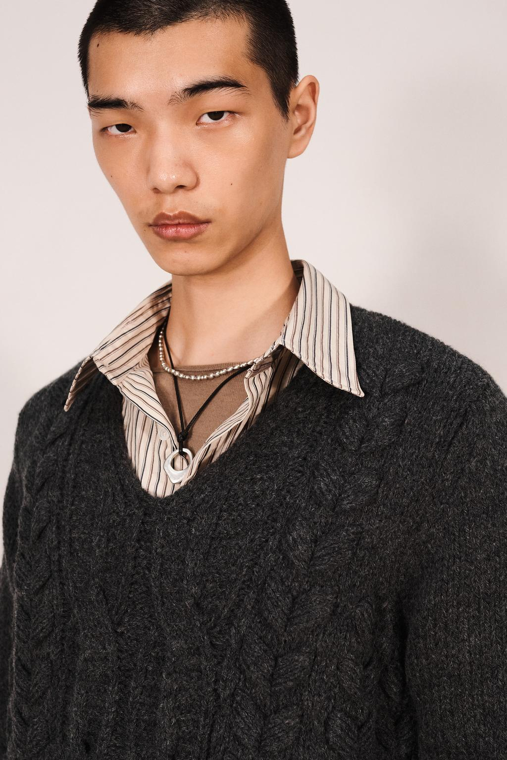 ZARA ДЖЕМПЕР ИЗ ПЛОТНОЙ ТРИКОТАЖНОЙ ТКАНИ УКОРОЧЕННОГО КРОЯ, СЕРЫЙ