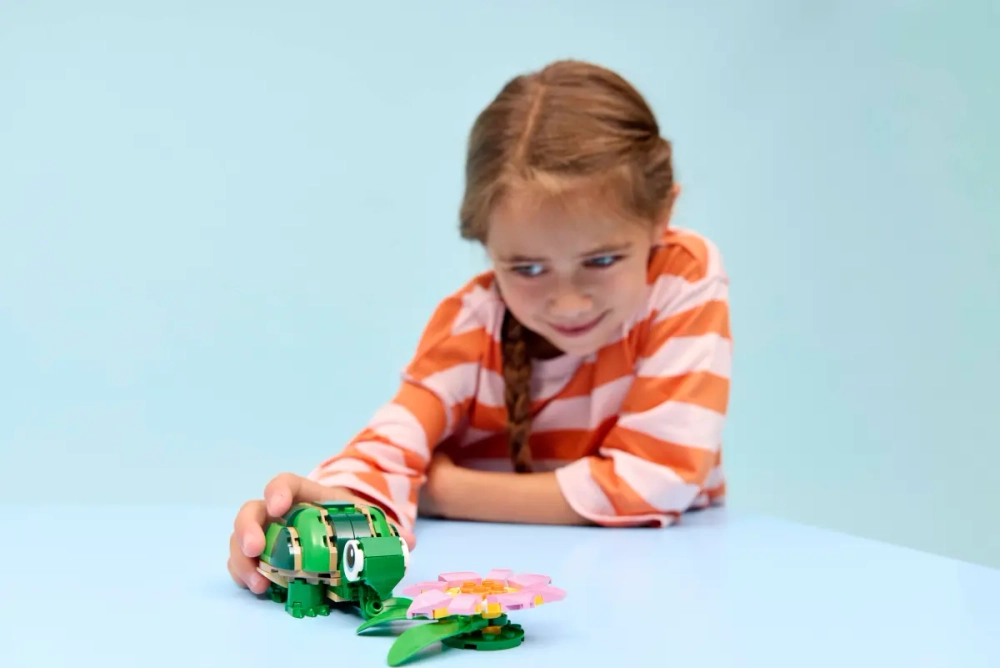 Конструктор LEGO Creator 3in1 31377 Turtle with a Water Lily Flower