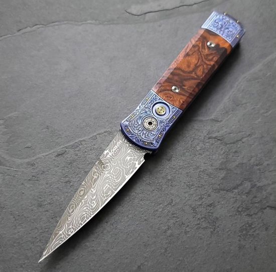 Нож автоматический Pro-Tech ULTIMATE CUSTOM GODSON Bottega Incisioni - клинок Vegas Forge Damascu, рукоять титан, золото 24К, всечка + поарочная коробка