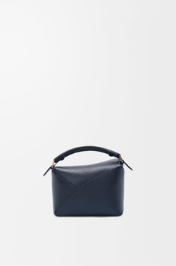 Loewe Мини-сумка Puzzle Edge из мягкой зернистой телячьей кожи, морской синий