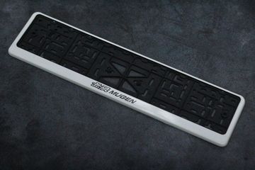 Пластиковая рамка номера с защелкой "Mugen" (белая)