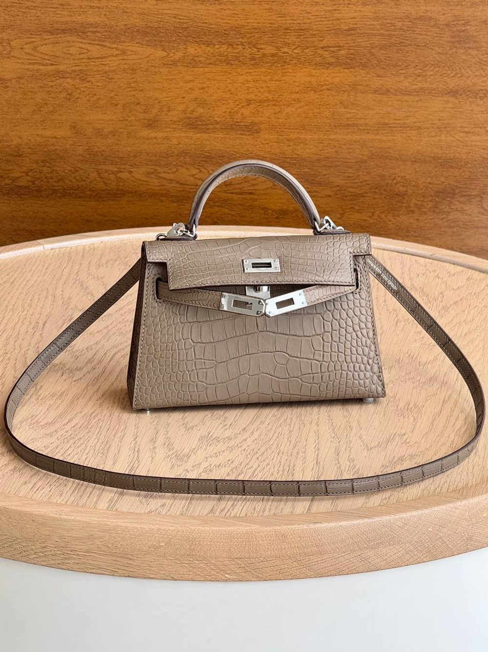 Сумка Hermes Kelly 19 из кожи крокодила