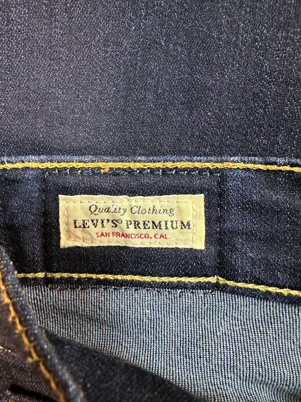 Джинсы Levi's