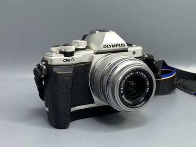 Olympus OM-D E-M10 Mark II + 14-42 мм