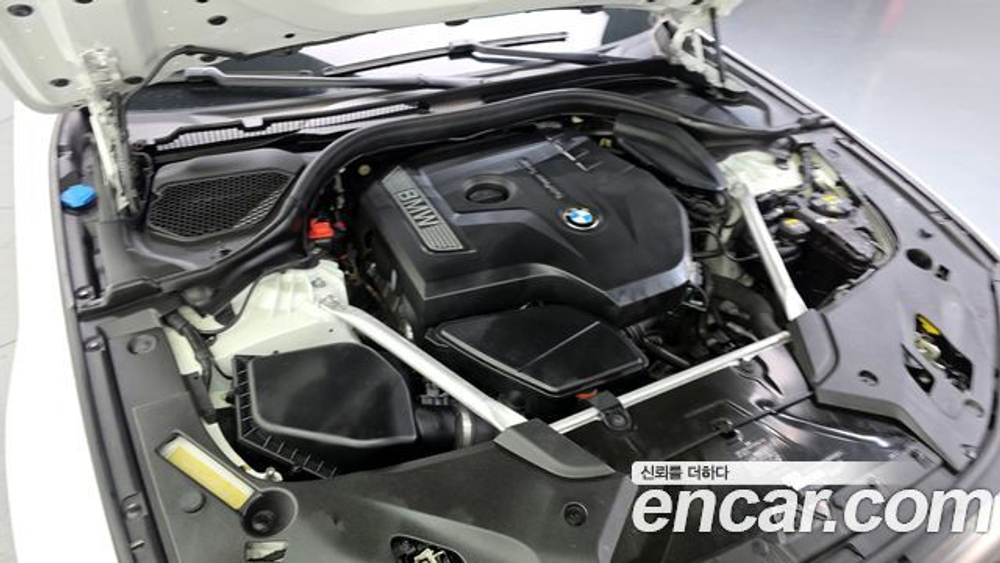 BMW 5-Series 530i Luxury Plus — 2018