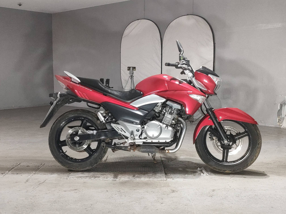 Suzuki GSR250	2015