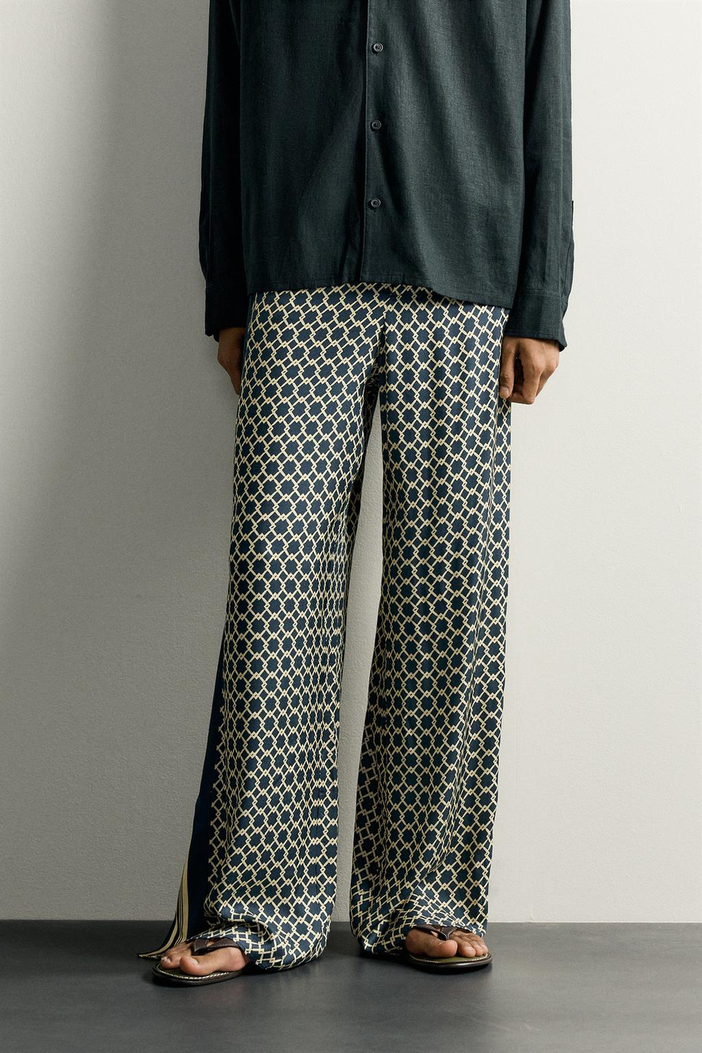 ZARA СТРУЯЩИЕСЯ БРЮКИ С БОКОВЫМИ ПОЛОСКАМИ — LIMITED EDITION, С ПРИНТОМ