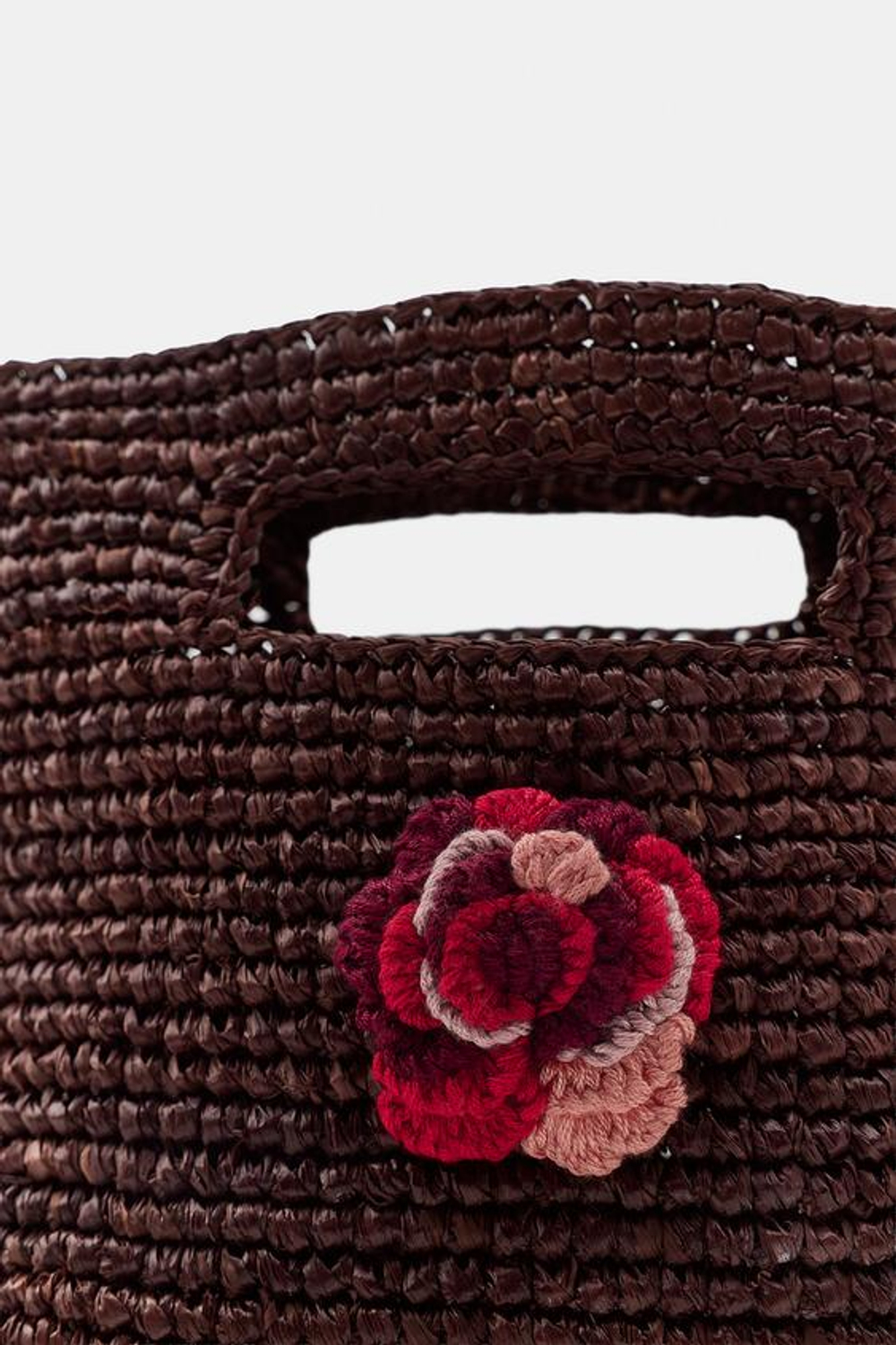 ZARA МИНИ-СУМКА ИЗ РАФИИ С ЦВЕТКОМ КРЮЧКОМ, КОРИЧНЕВЫЙ