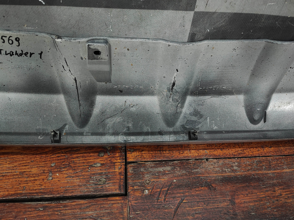Накладка заднего бампера Mitsubishi Outlander 1 02-09 Б/У Оригинал MN175840