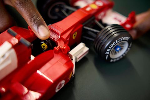 Конструктор LEGO Icons 11375 Ferrari F2004 & Michael Schumacher