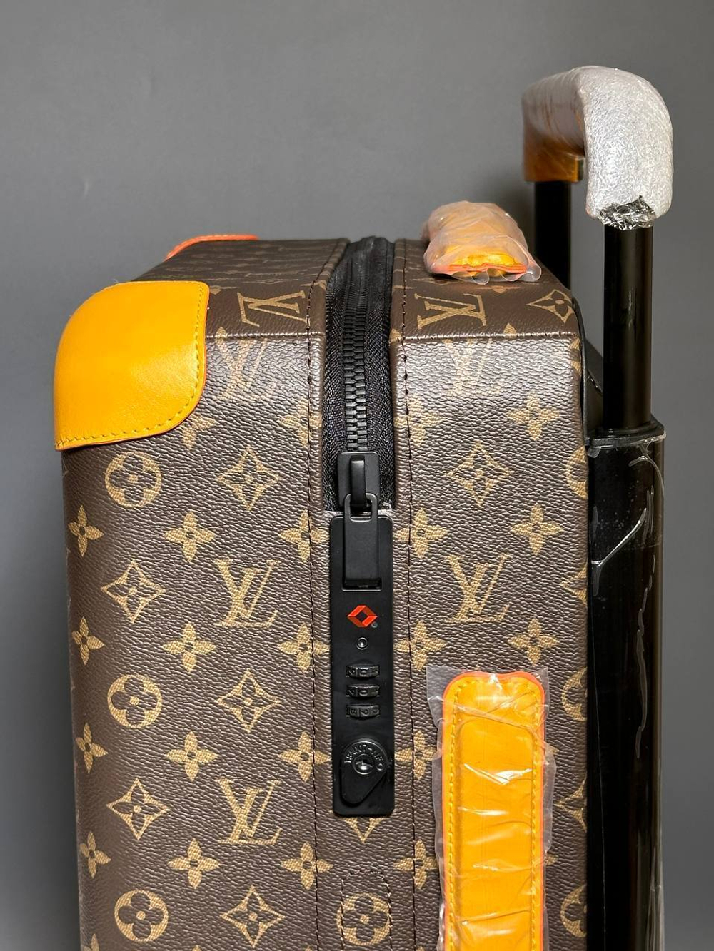 Чемодан Louis Vuitton