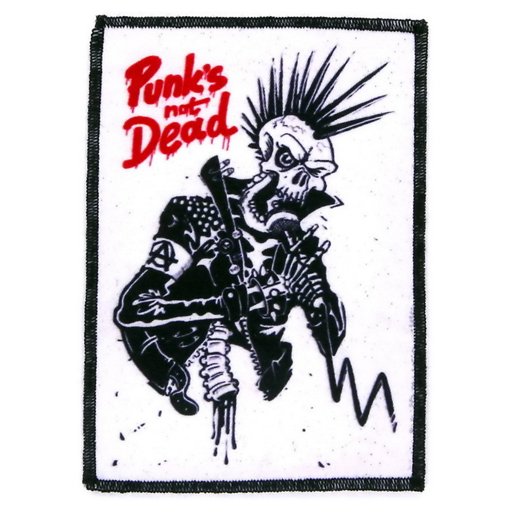 Нашивка Punks Not Dead скелет с автоматом на белом фоне (815)