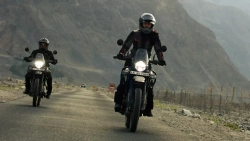 Royal Enfield Himalayan 450 Hanle Black (Premium) (бескамерные шины)
