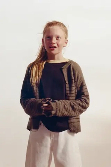 ZARA ТРИКОТАЖНЫЙ КАРДИГАН В ПОЛОСКУ С ОБОРКАМИ, РЫЖЕВАТО-КОРИЧНЕВЫЙ