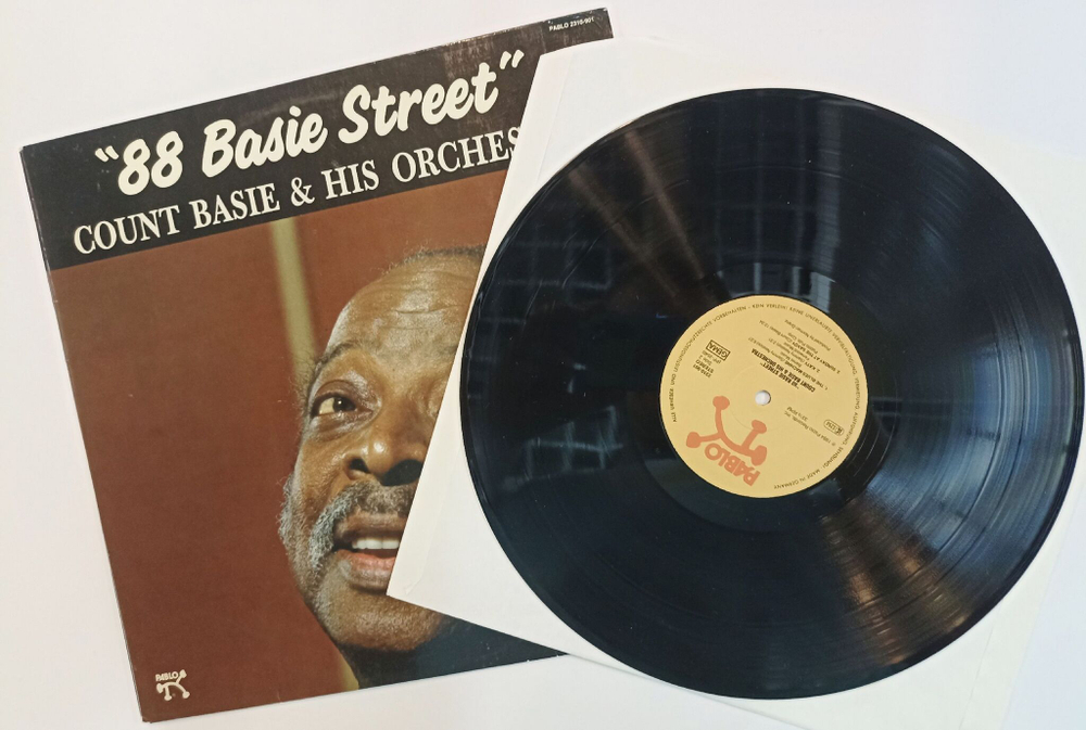 Винтажная виниловая пластинка LP Count Basie and His Orchestra 88 Basie Street (USA 1984)