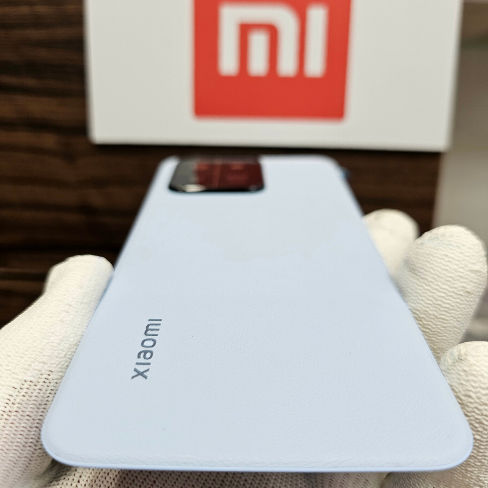 Крышка для Xiaomi 13 - оригинальная задняя пластиковая панель (голубого цвета)