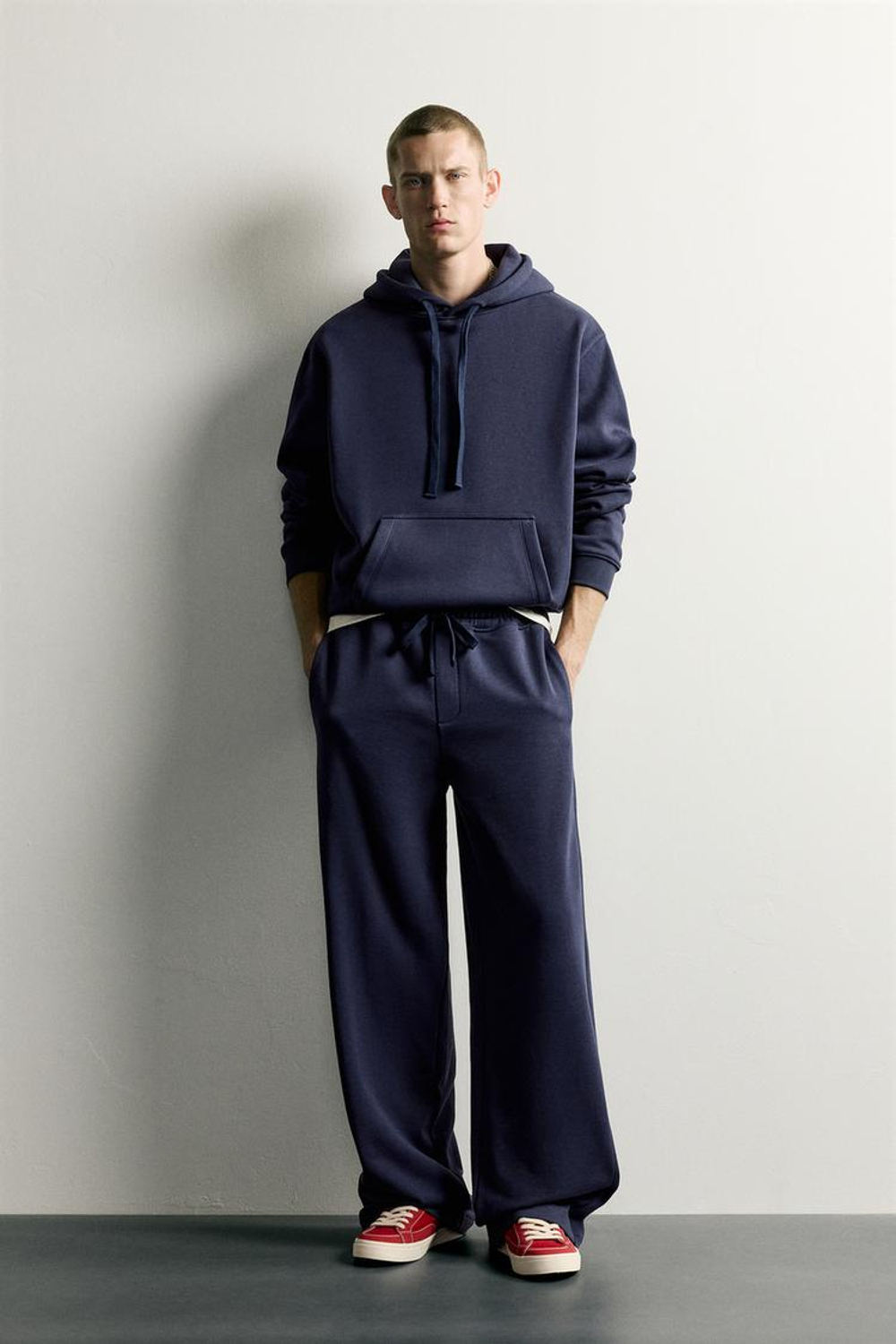 ZARA СПОРТИВНЫЕ БРЮКИ В РЕТРО-СТИЛЕ С КОНТРАСТНЫМИ ЛАМПАСАМИ, СТАЛЬНОЙ СИНИЙ