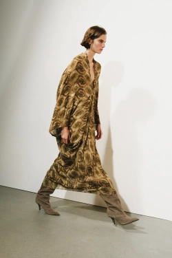 ZARA ПЛАТЬЕ МИДИ С ПРИНТОМ — ZW COLLECTION, ОХРА