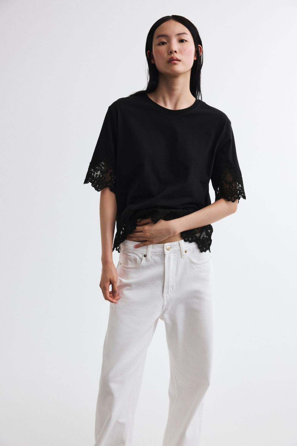 Хлопковая футболка с кружевом - H&M