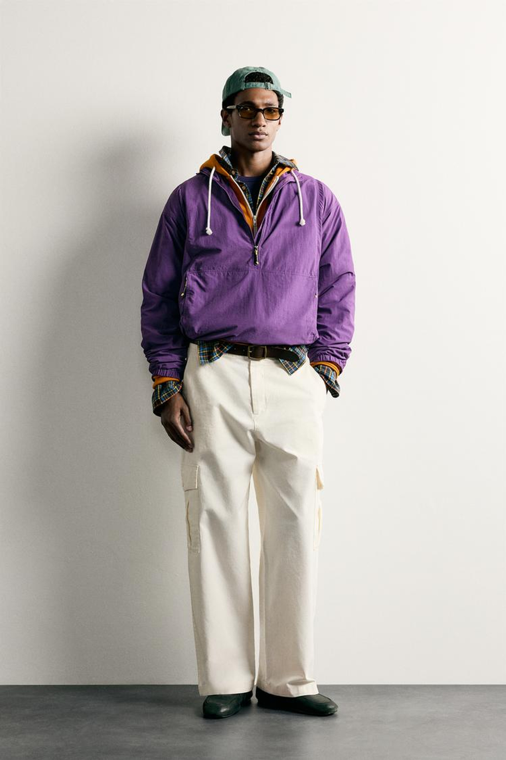 ZARA БРЮКИ КАРГО RELAXED FIT, ЖЕЛТОВАТО-БЕЛЫЙ