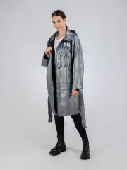 Кожаный плащ на осень с капюшоном