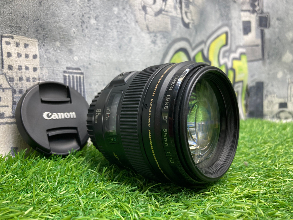 Canon EF 85mm 1.8 USM