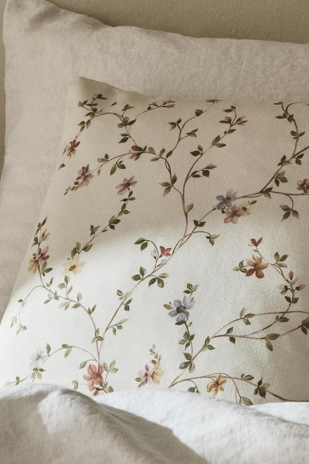 ZARA HOME ХЛОПКОВЫЙ ЧЕХОЛ ДЛЯ ДЕКОРАТИВНОЙ ПОДУШКИ С ПРИНТОМ, ЭКРЮ