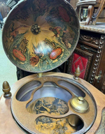 Старинный глобус бар