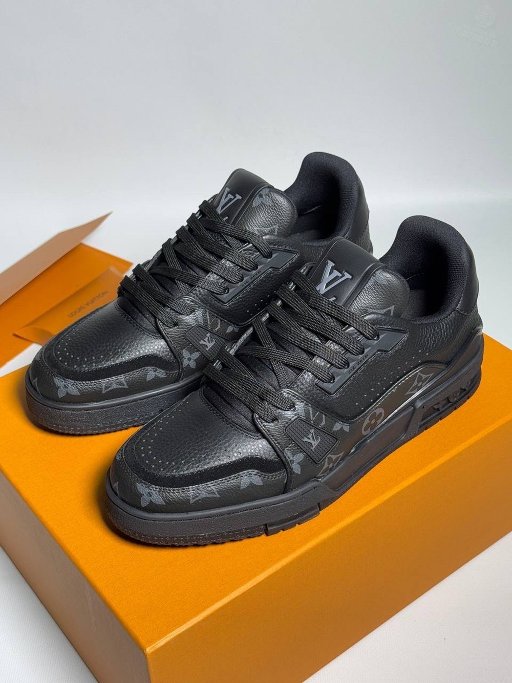 Кроссовки Louis Vuitton Trainer