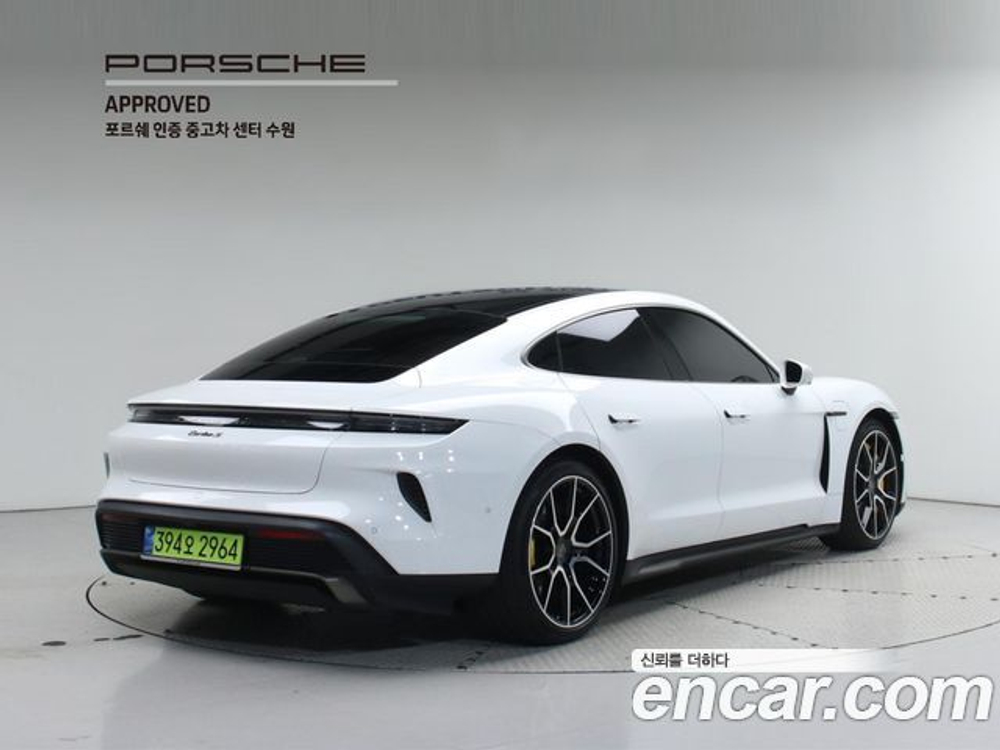Porsche Taycan Turbo S — 2025