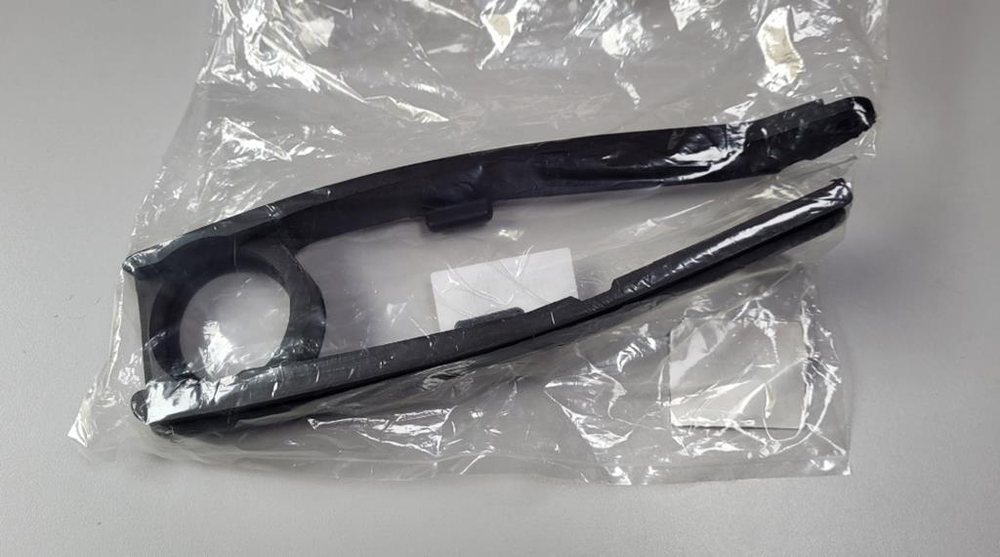 слайдер приводной цепи Suzuki GSX1300R Hayabusa 08-17 61273-15H00-000