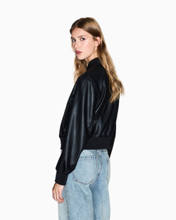 Куртка Armani Exchange UC001 арт. XW001432-AF16618