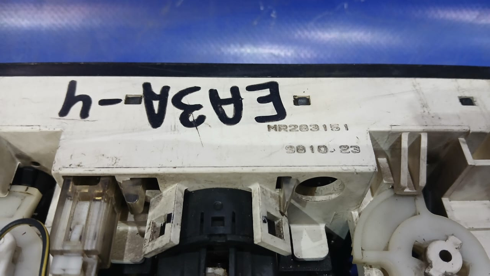 Блок управления климат-контролем MITSUBISHI GALANT 1999