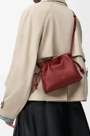 Loewe Мини-клатч Flamenco из телячьей кожи наппа, красный